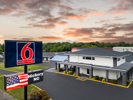 Motel 6 Hickory NC - Exterior